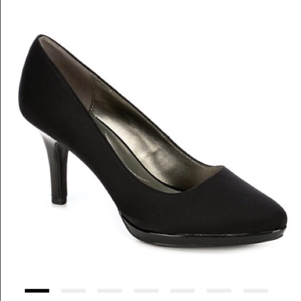 Bandolino Black heels